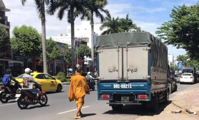 Nam thanh niên giả nhà sư đi khất thực khắp Quảng Nam, Đà Nẵng